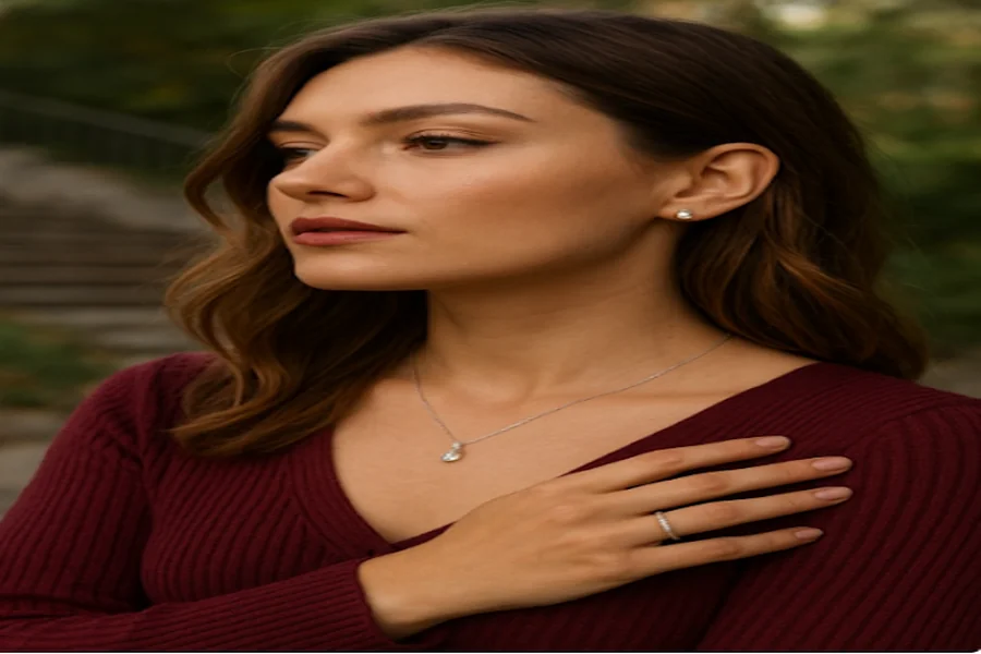 Adorning Your Style With Sparkle Jewelry You Want to Show Off In Photos