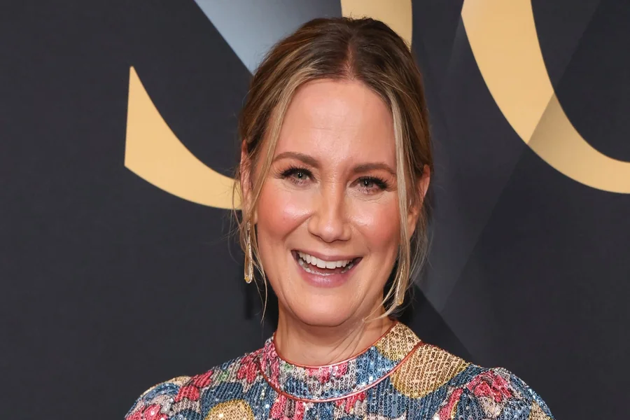 Jennifer Nettles Age